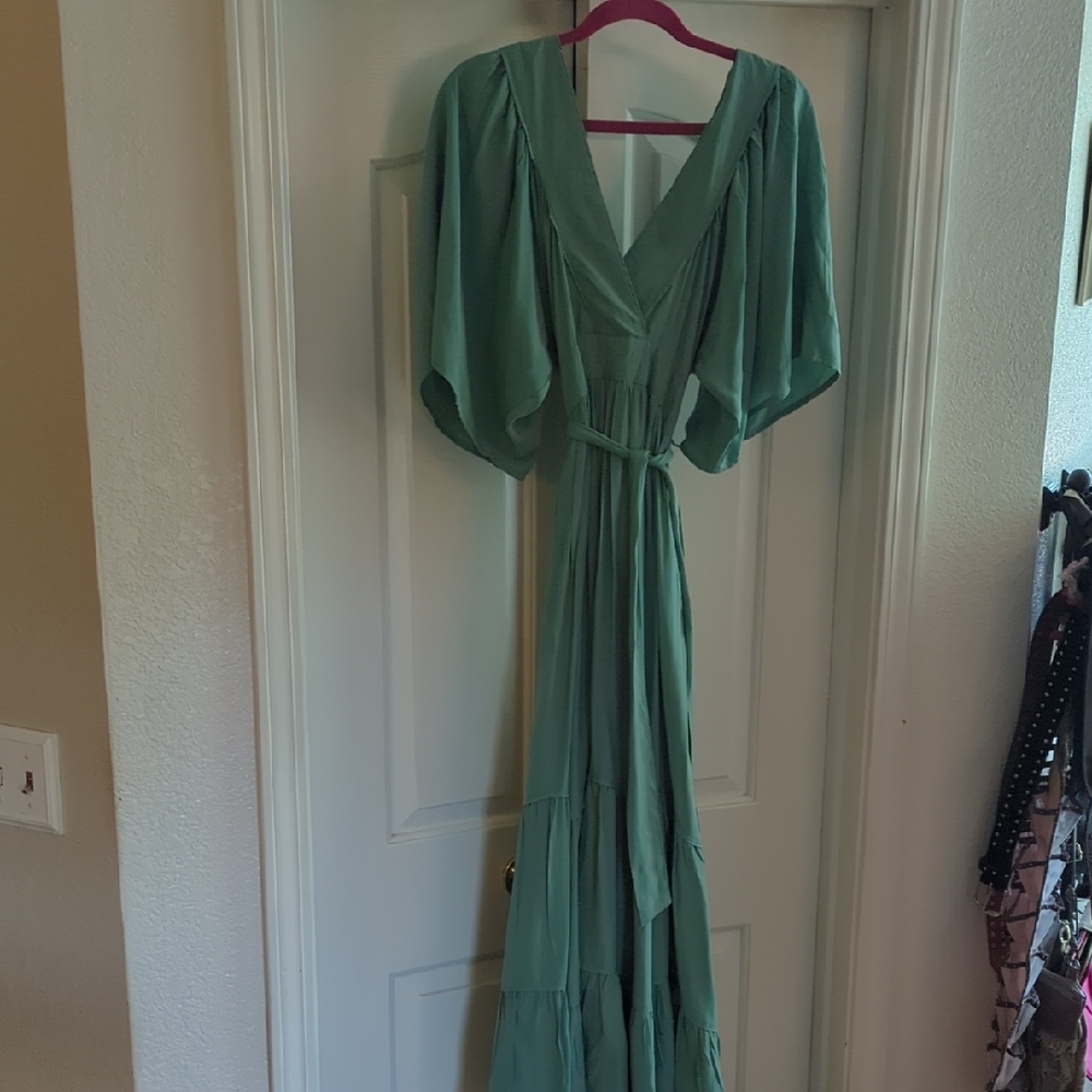 Elegant Green Maxi Dress